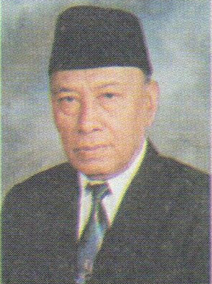2. Drs. K.H. FATCHULLAH (1990 - 1994)