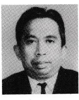 KH. OESMAN MASHOER (Alm) Rektor UNISMA yang pertama (1981-1989)
